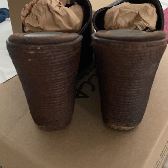 Sbicca Wedges Size 7 brown - Picture 4 of 5